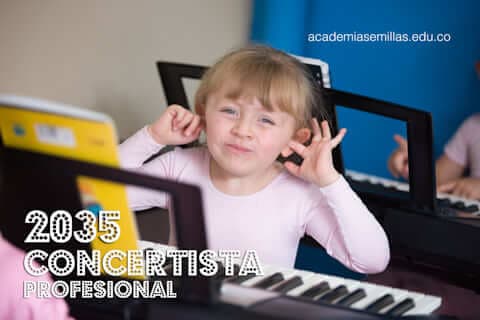 Niños en clases de Ballet, Piano y Violín de Academia Semillas